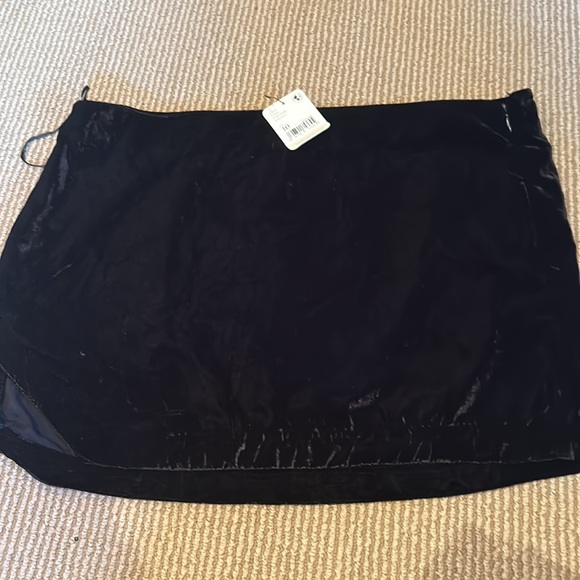 NWT FREE PEOPLE annalise black velvet mini skirt - Picture 8 of 15
